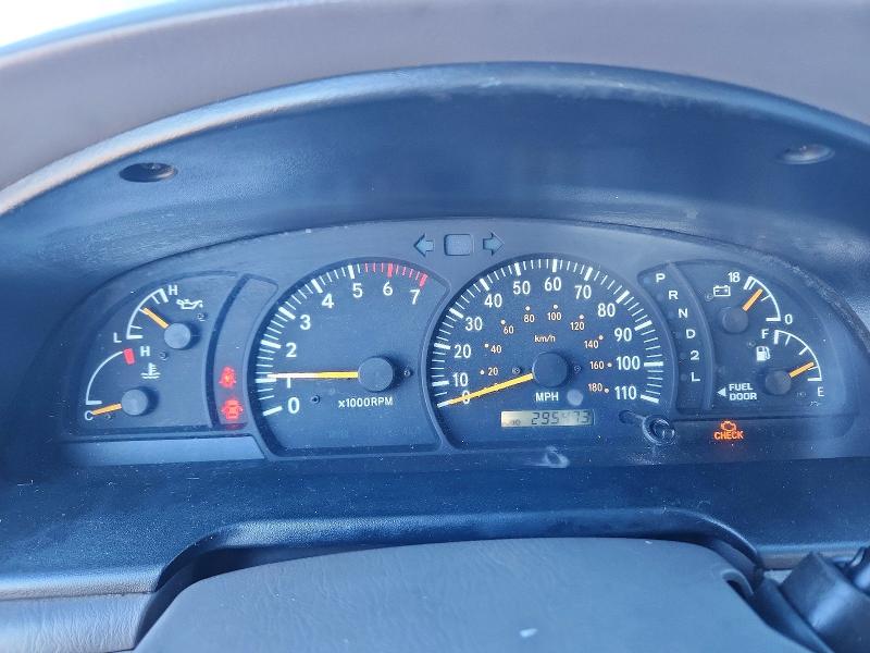 Photo 9 from auction – 2002 TOYOTA TUNDRA ACC with VIN 5TBBT44112S273628