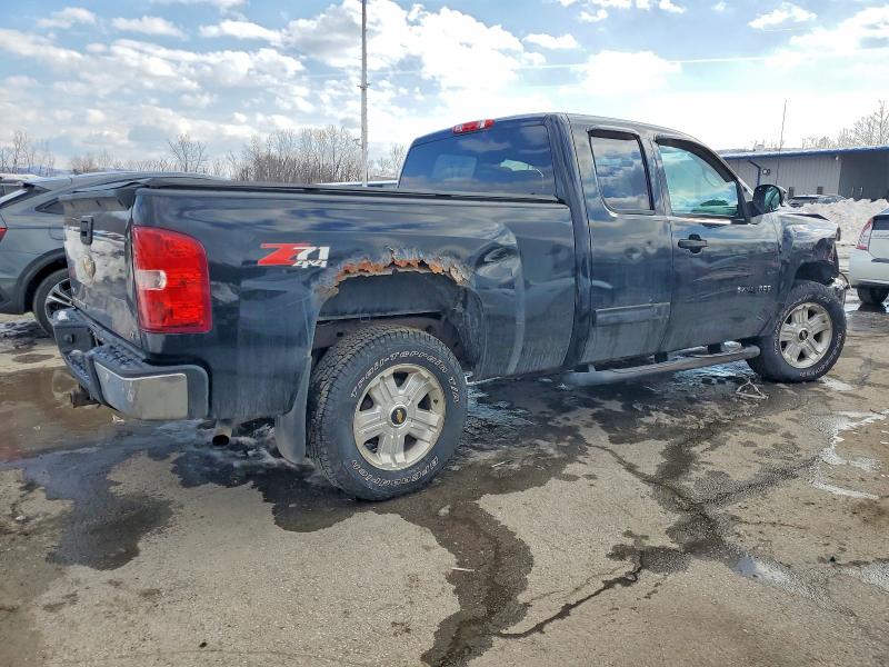Photo 3 from auction – 2011 CHEVROLET SILVERADO with VIN 1GCRKSE31BZ342569