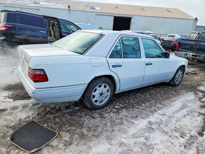 Photo 3 from auction – 1994 MERCEDES-BENZ E 320 with VIN WDBEA32E4RC036801