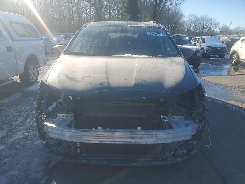 Photo 5 from auction – 2017 CHRYSLER PACIFICA T with VIN 2C4RC1BG1HR579578