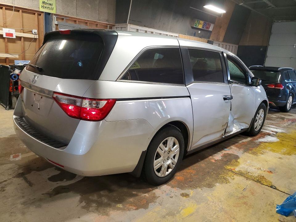 Photo 3 from auction – 2011 HONDA ODYSSEY LX with VIN 5FNRL5H23BB007093