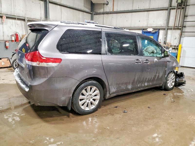 Photo 3 from auction – 2022 TOYOTA SIENNA XLE with VIN 5TDDK3DC1BS021537