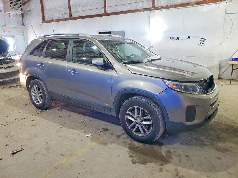 Photo 4 from auction – 2015 KIA SORENTO LX with VIN 5XYKTDA72FG636022