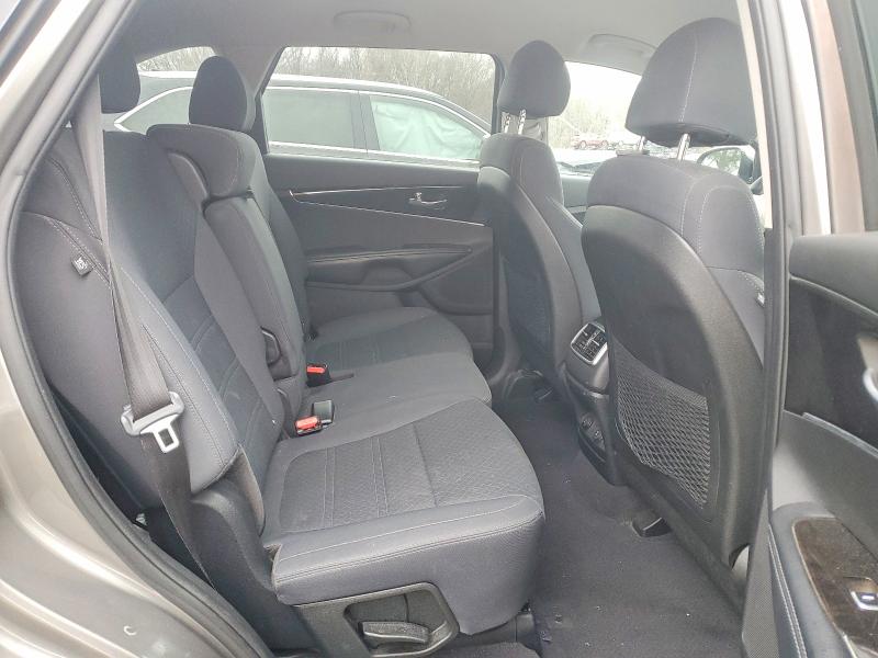 Photo 11 from auction – 2018 KIA SORENTO with VIN 5XYPG4A54JG406581