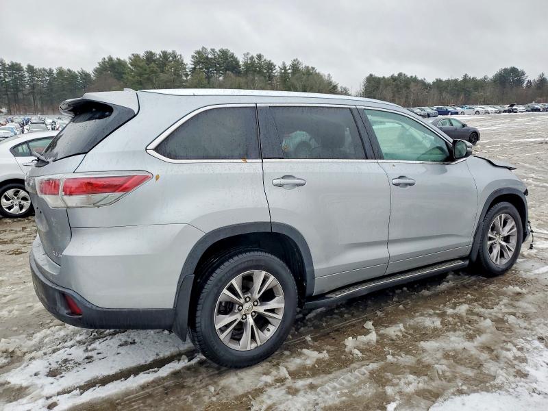 Photo 3 from auction – 2015 TOYOTA HIGHLANDER with VIN 5TDJKRFH4FS156371