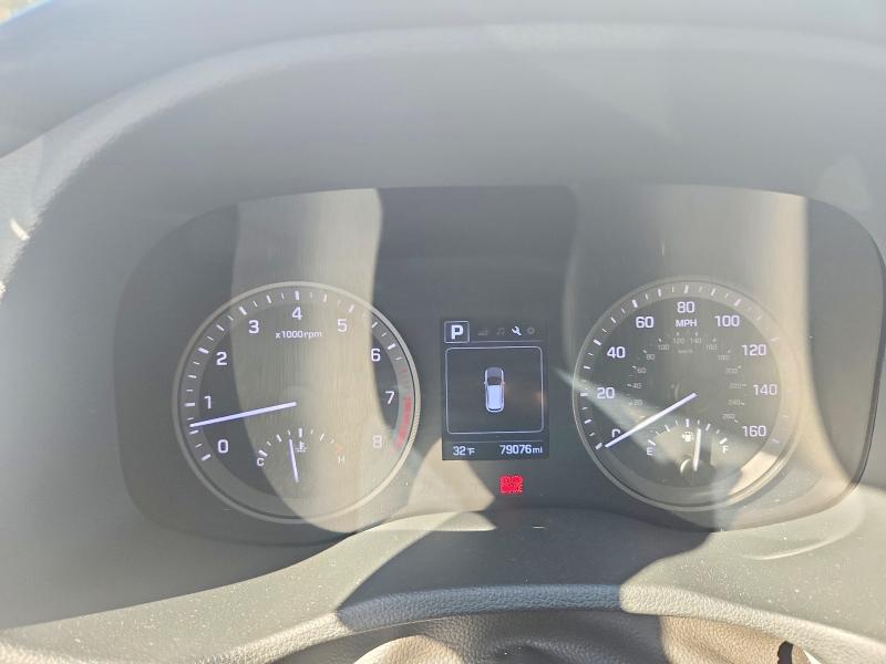 Photo 9 from auction – 2018 HYUNDAI TUCSON SE with VIN KM8J2CA40JU809683