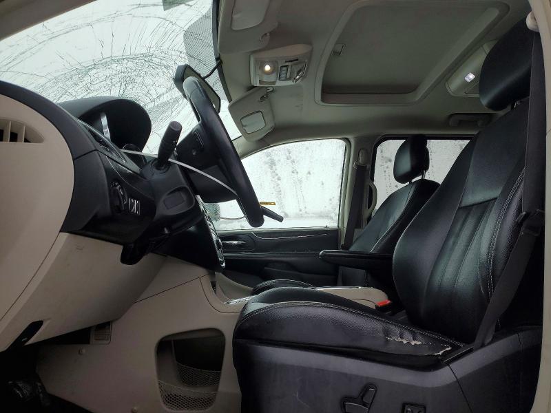 Photo 7 from auction – 2015 CHRYSLER TOWN & COU with VIN 2C4RC1CG5FR600797