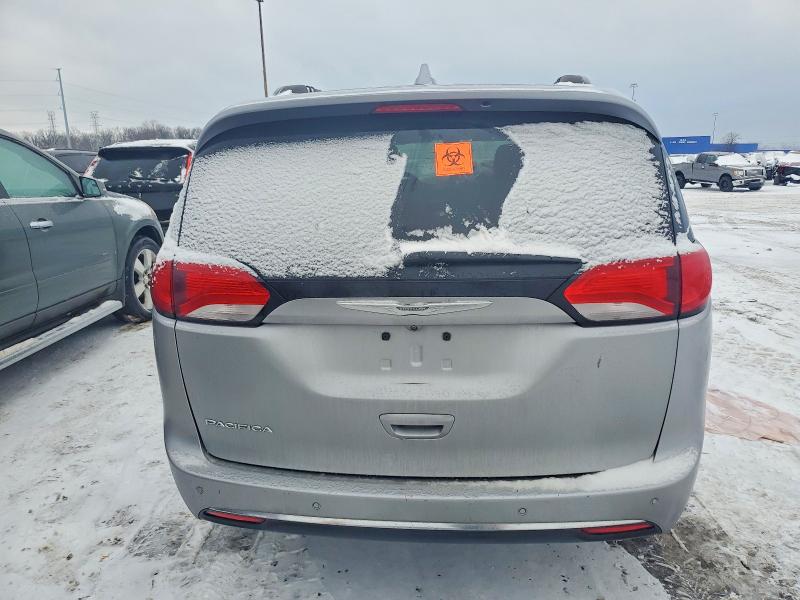 Photo 6 from auction – 2017 CHRYSLER PACIFICA T with VIN 2C4RC1BG9HR553147