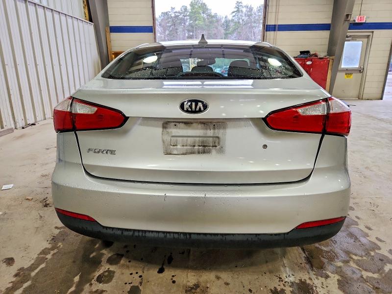 Photo 6 from auction – 2014 KIA FORTE with VIN KNAFK4A64E5178628