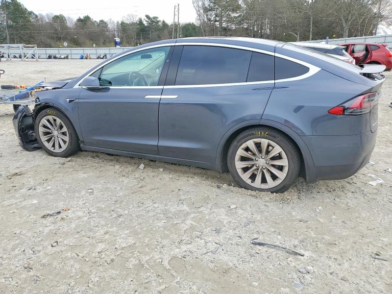 Photo 2 from auction – 2017 TESLA MODEL X with VIN 5YJXCBE21HF035574