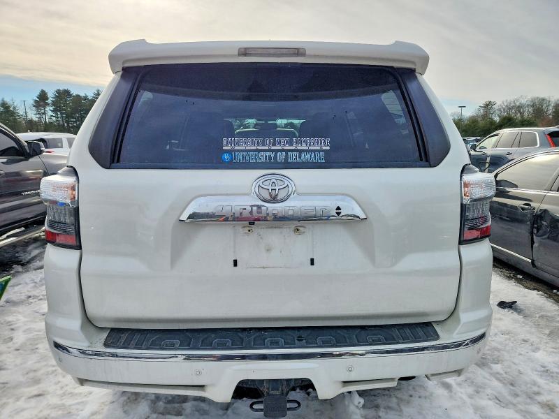 Photo 6 from auction – 2018 TOYOTA 4RUNNER SR with VIN JTEBU5JR9J5535805