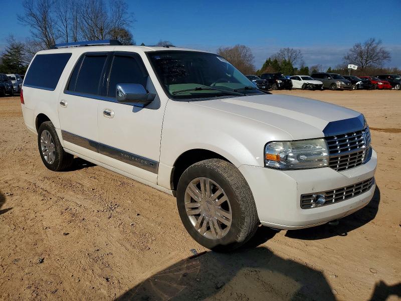 Photo 4 from auction – 2012 LINCOLN NAVIGATOR with VIN 5LMJJ3H50CEL02956