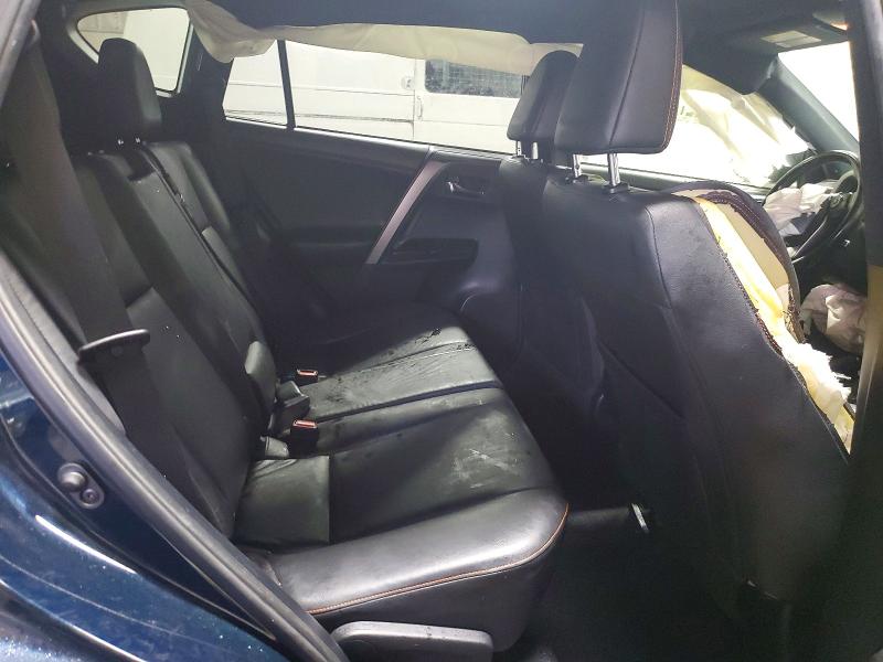 Photo 10 from auction – 2018 TOYOTA RAV4 SE with VIN JTMJFREV3JJ719427