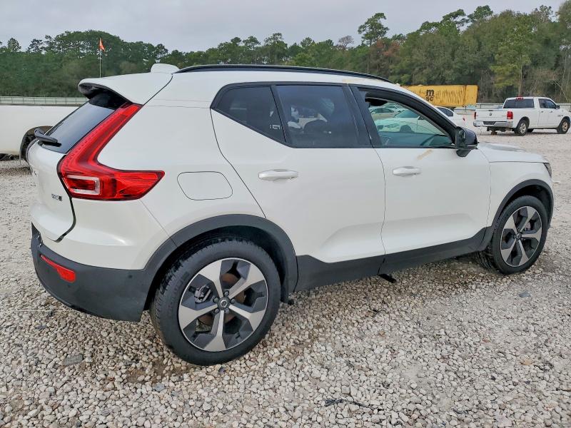 Photo 3 from auction – 2025 VOLVO XC40 with VIN YV4L12UC5S2609227
