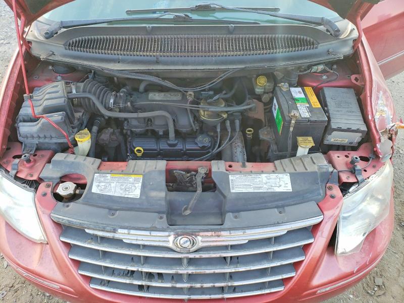 Photo 12 from auction – 2005 CHRYSLER TOWN & COU with VIN 2C8GP54L15R213112