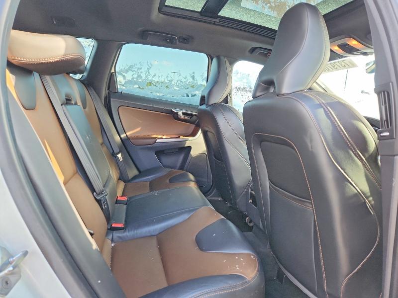 Photo 11 from auction – 2016 VOLVO XC60 T6 PR with VIN YV4902RKXG2828883
