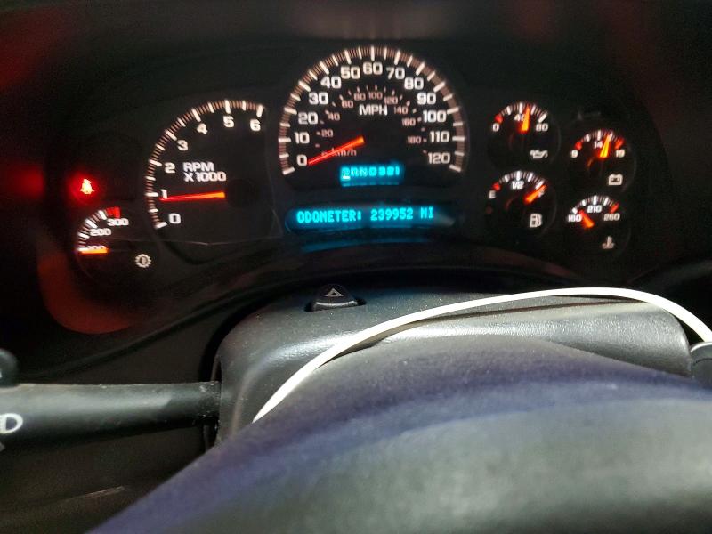 Photo 9 from auction – 2003 CHEVROLET SILVERADO with VIN 1GCHK23U03F230212