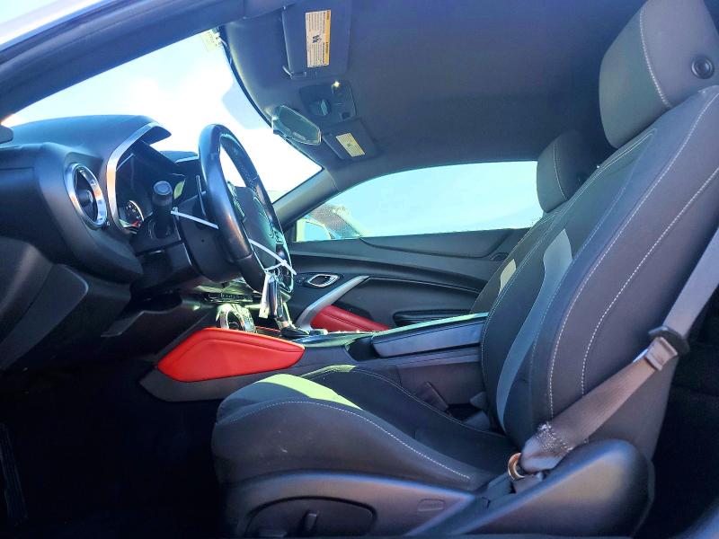 Photo 7 from auction – 2017 CHEVROLET CAMARO LT with VIN 1G1FB1RX0H0106303