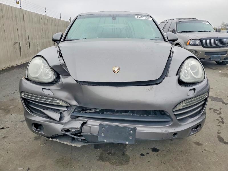 Photo 5 from auction – 2011 PORSCHE CAYENNE with VIN WP1AA2A29BLA02584
