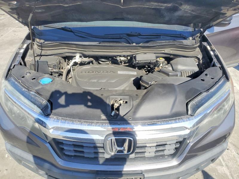 Photo 11 from auction – 2017 HONDA RIDGELINE with VIN 5FPYK2F28HB008353
