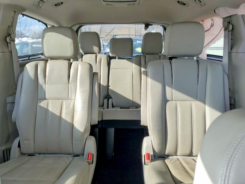 Photo 10 from auction – 2012 CHRYSLER TOWN & COU with VIN 2C4RC1CG8CR135511
