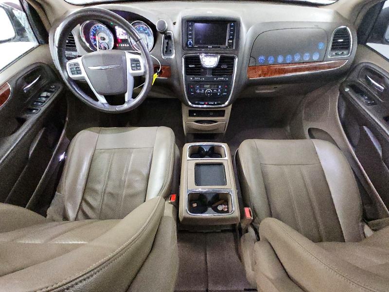 Photo 8 from auction – 2015 CHRYSLER TOWN & COU with VIN 2C4RC1CG4FR562107