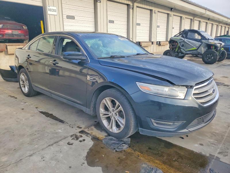 Photo 4 from auction – 2014 FORD TAURUS SEL with VIN 1FAHP2E89EG127097