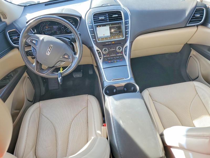 Photo 8 from auction – 2017 LINCOLN MKX RESERV with VIN 2LMPJ8LP9HBL50885