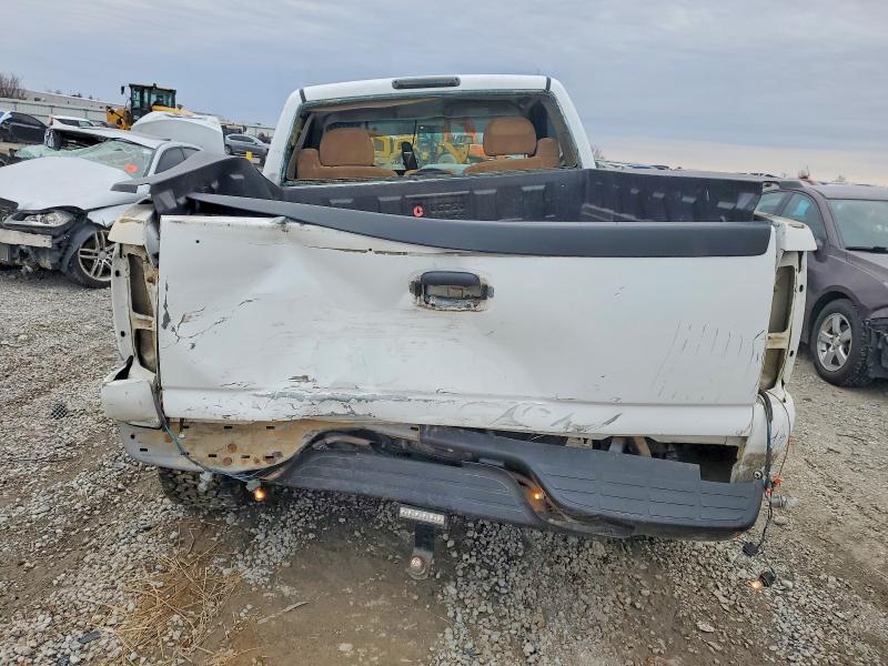 Photo 6 from auction – 2004 CHEVROLET SILVERADO with VIN 1GCEK14X64Z133697