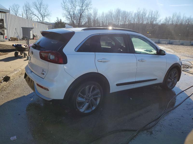 Photo 3 from auction – 2017 KIA NIRO EX with VIN KNDCC3LC4H5050314