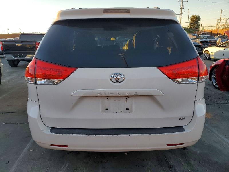 Photo 6 from auction – 2011 TOYOTA SIENNA with VIN 5TDKK3DCXBS113690