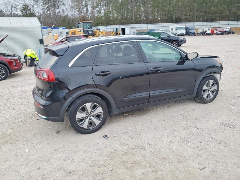 Photo 3 from auction – 2019 KIA NIRO EX PR with VIN KNDCC3LD3K5220310