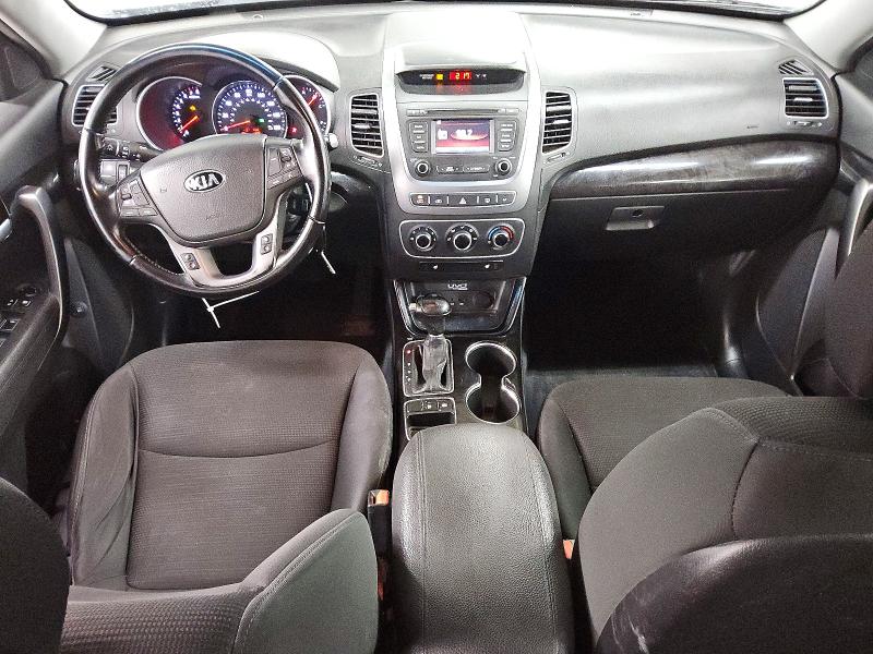Photo 8 from auction – 2015 KIA SORENTO with VIN 5XYKTCA64FG592459