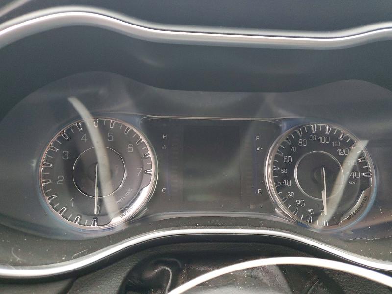 Photo 9 from auction – 2015 CHRYSLER 200 LIMITE with VIN 1C3CCCAB4FN734338