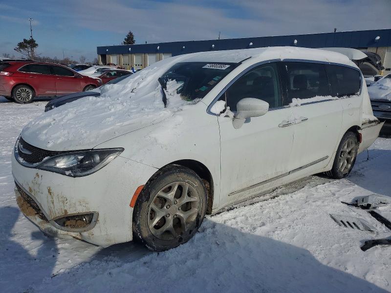 CHRYSLER PACIFICA T 2019 with VIN 2C4RC1EG1KR588607 - Photo from auction