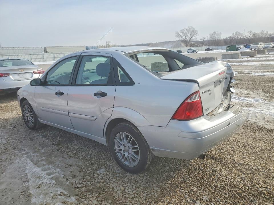 Photo 2 from auction – 2005 FORD FOCUS with VIN 1FAFP34NX5W256167
