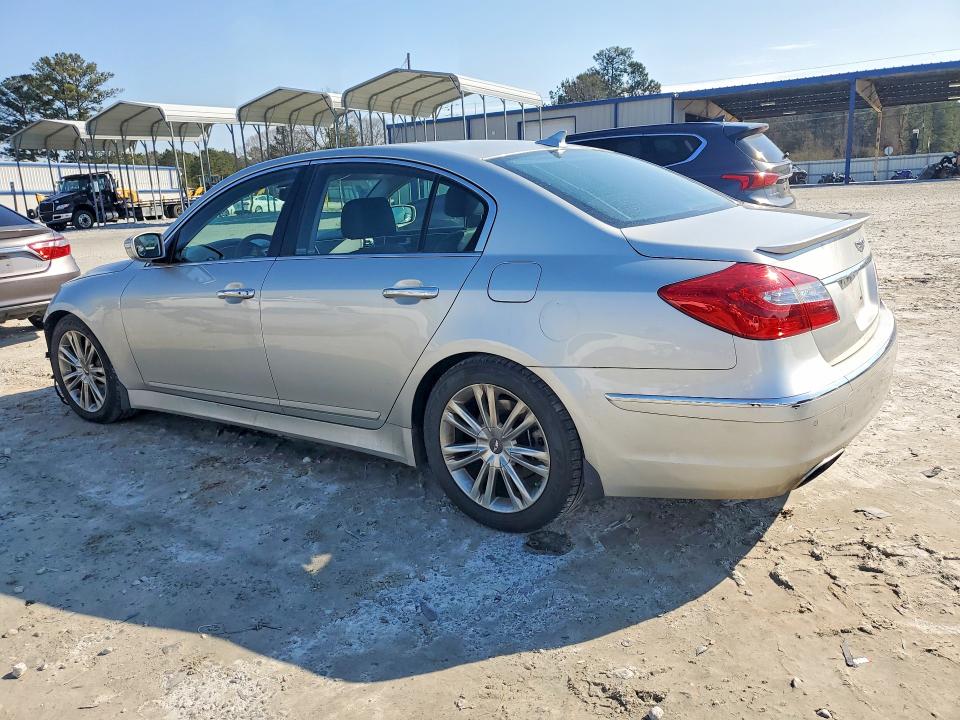 Photo 2 from auction – 2012 HYUNDAI GENESIS with VIN KMHGC4DD5CU159003