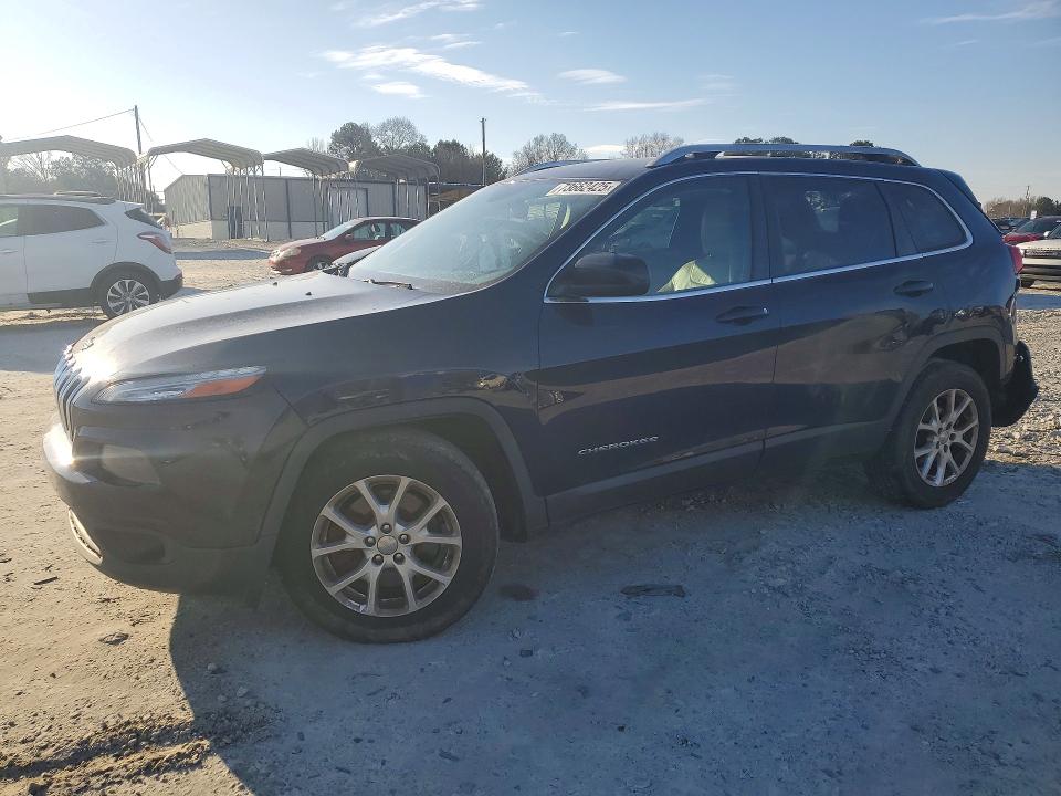 JEEP CHEROKEE 2015 with VIN 1C4PJLCB9FW561295 - Photo from auction