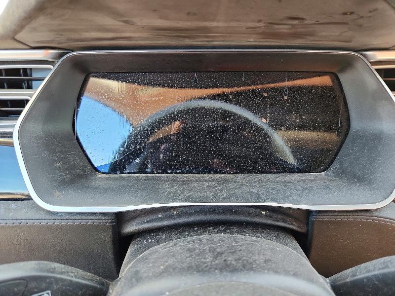 Photo 9 from auction – 2015 TESLA MODEL S 90 with VIN 5YJSA1S13FF100329