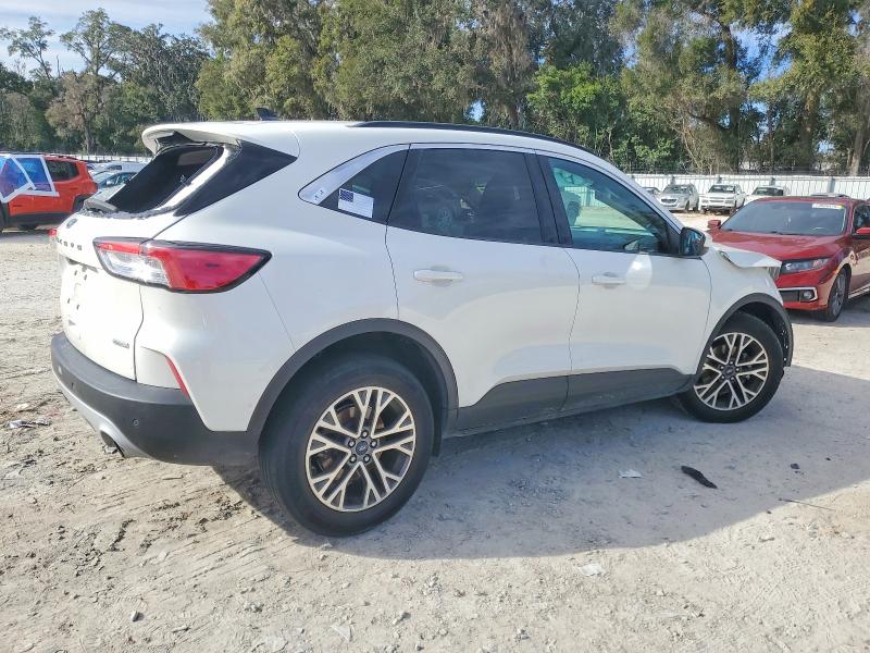 Photo 3 from auction – 2020 FORD ESCAPE SEL with VIN 1FMCU0H64LUA69518
