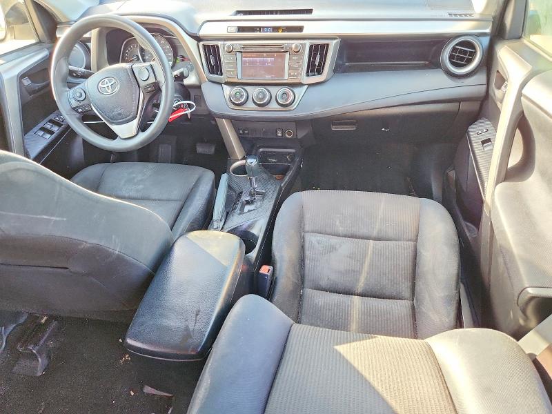 Photo 8 from auction – 2015 TOYOTA RAV4 LE with VIN JTMZFREV3FD079857