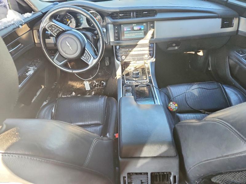 Photo 8 from auction – 2018 JAGUAR XF with VIN SAJBK4FX4JCY64694
