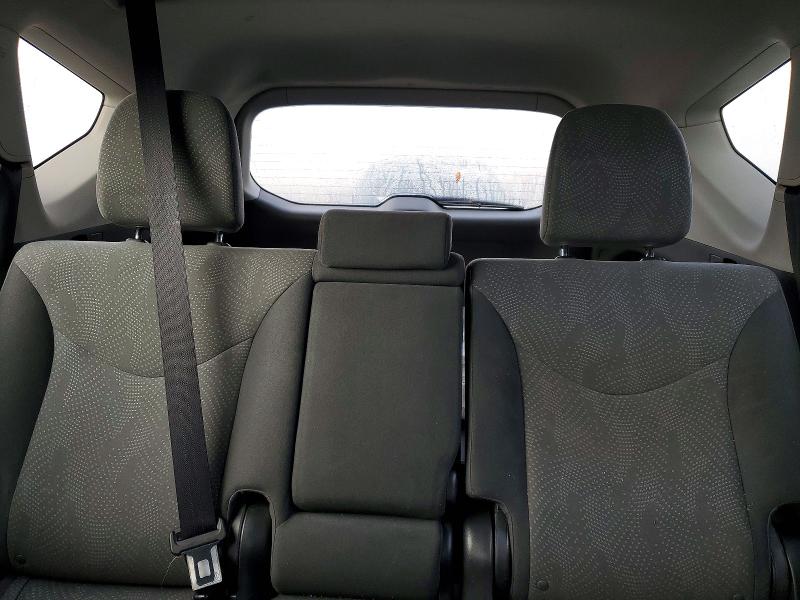 Photo 10 from auction – 2014 TOYOTA PRIUS V with VIN JTDZN3EU4EJ001272