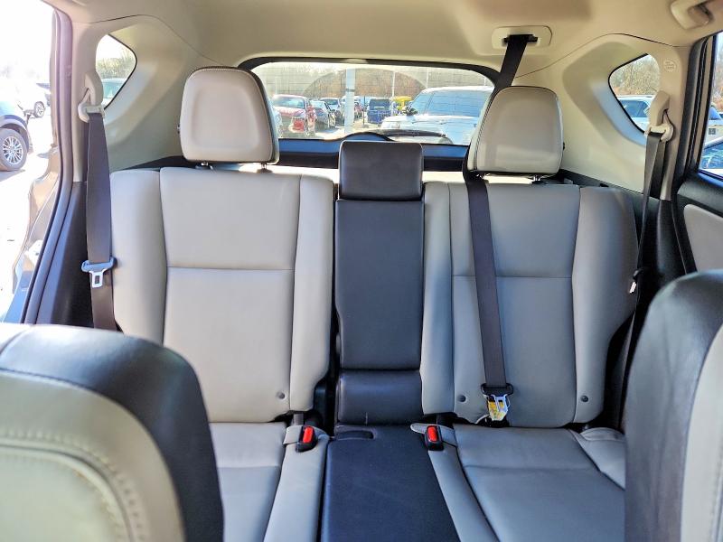 Photo 10 from auction – 2016 TOYOTA RAV4 LIMIT with VIN JTMDFREV7GJ057003
