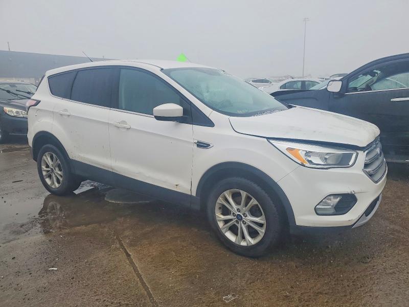 Photo 4 from auction – 2017 FORD ESCAPE SE with VIN 1FMCU0GDXHUE06023