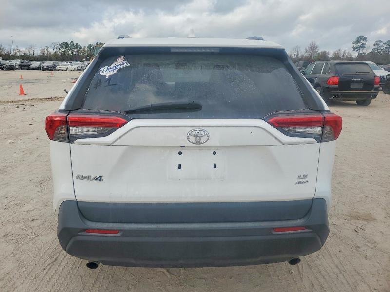 Photo 6 from auction – 2020 TOYOTA RAV4 LE with VIN 2T3F1RFV1LW096865