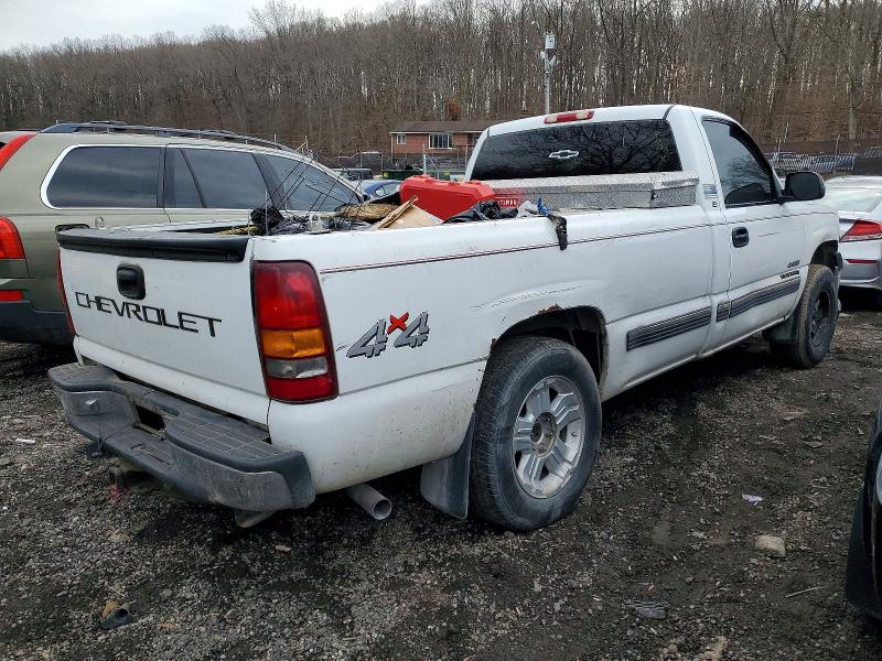 Photo 3 from auction – 2000 CHEVROLET SILVERADO with VIN 1GCEK14V9YE203012