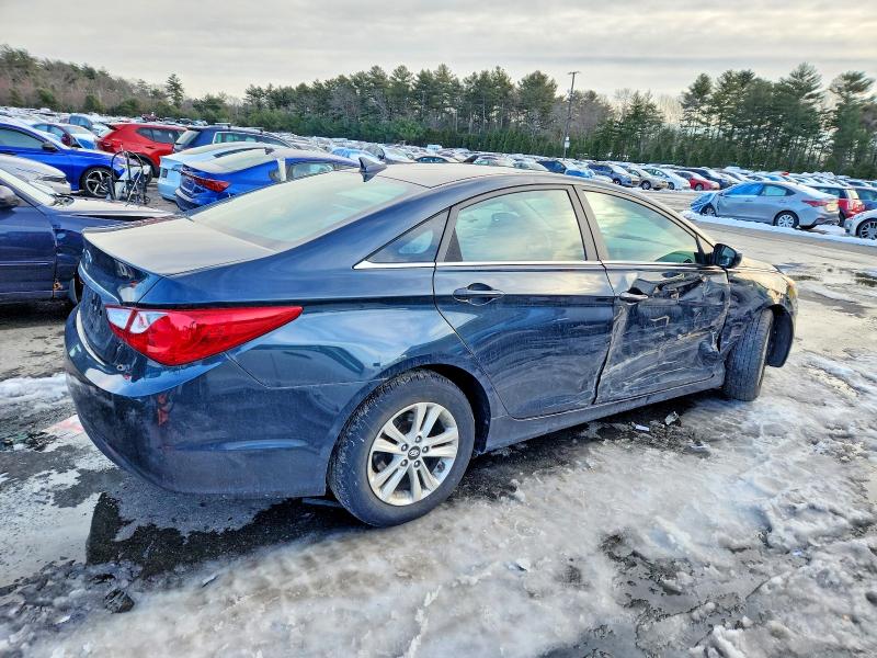Photo 3 from auction – 2011 HYUNDAI SONATA GLS with VIN 5NPEB4AC5BH009380