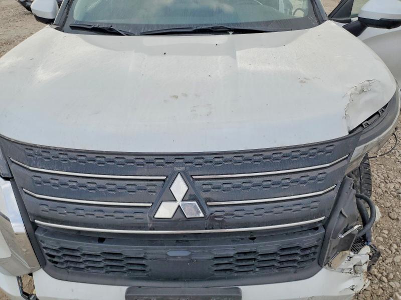 Photo 11 from auction – 2023 MITSUBISHI OUTLANDER with VIN JA4J3UA8XPZ061864