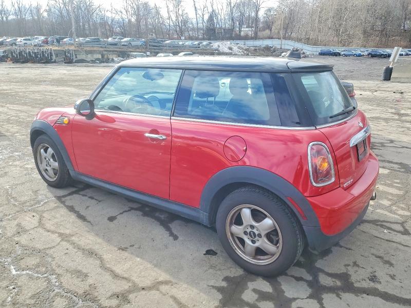 Photo 2 from auction – 2010 MINI COOPER with VIN WMWMF3C58ATU76633